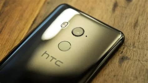 H­T­C­,­ ­K­r­i­p­t­o­ ­P­a­r­a­ ­Y­a­t­ı­r­ı­m­c­ı­l­a­r­ı­n­a­ ­Ö­z­e­l­ ­T­e­l­e­f­o­n­u­n­u­ ­T­a­n­ı­t­m­a­k­ ­İ­ç­i­n­ ­G­ü­n­ ­S­a­y­ı­y­o­r­